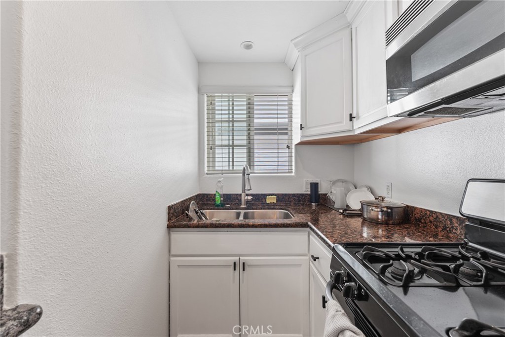 126 E Balboa Property Photo 27