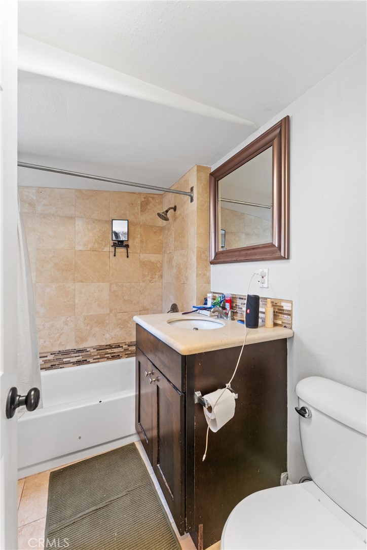126 E Balboa Property Photo 37