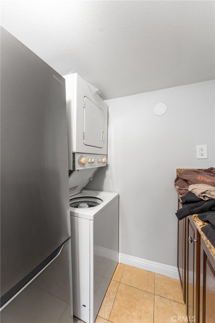 126 E Balboa Property Photo 40