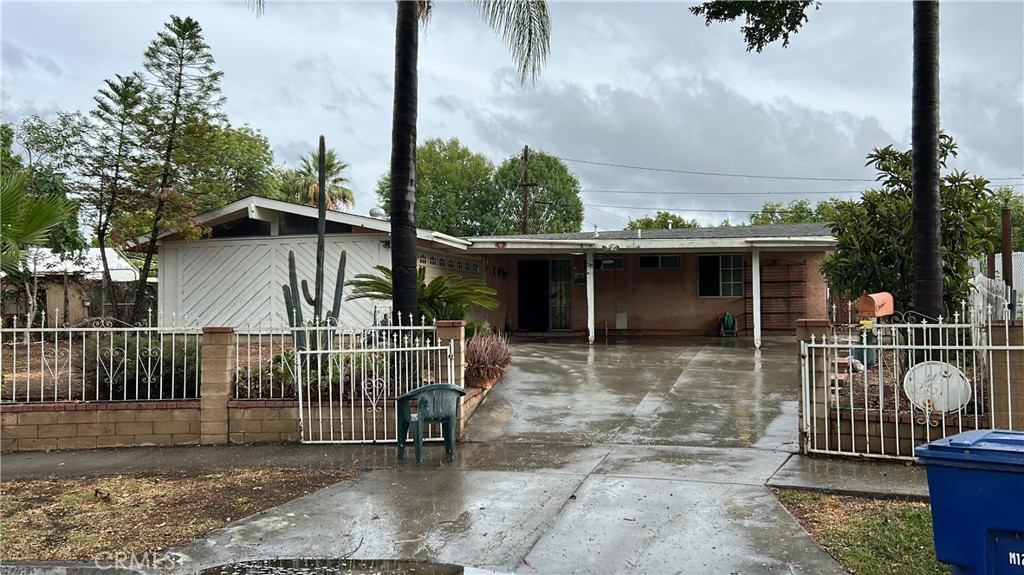 8842 Mentone Property Photo 1