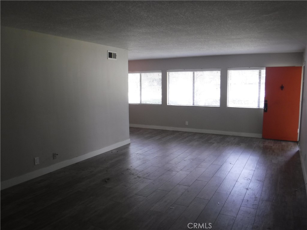 706 W Carroll Property Photo 5