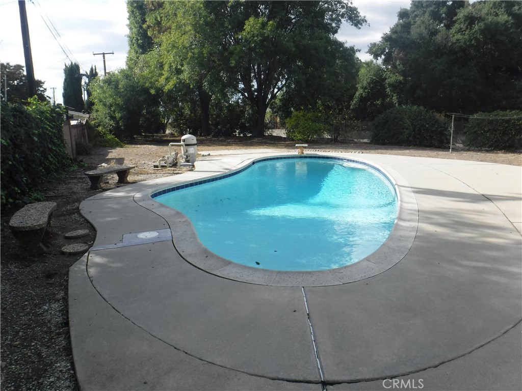 706 W Carroll Property Photo 21