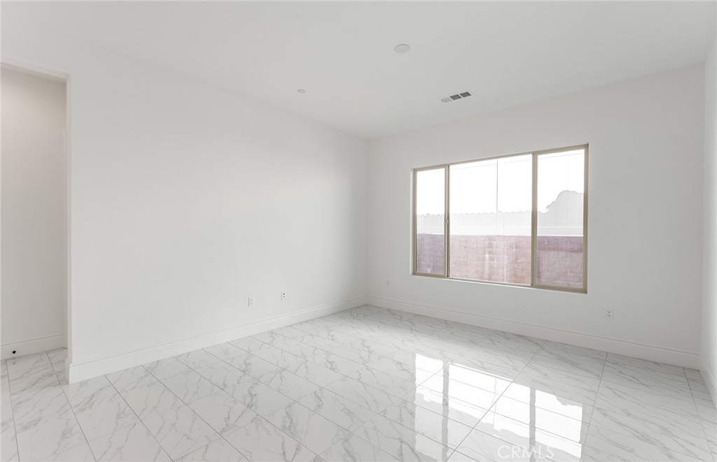 23686 Highvale Drive Property Photo 5