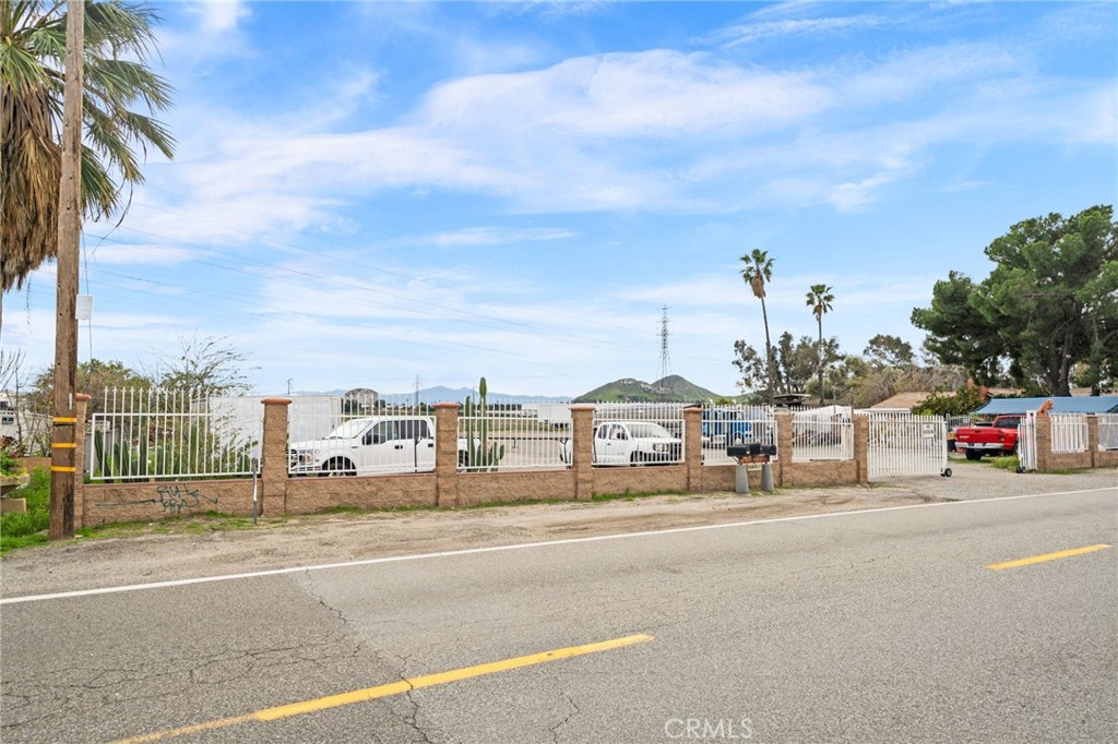 19597 Jurupa Avenue Property Photo 30