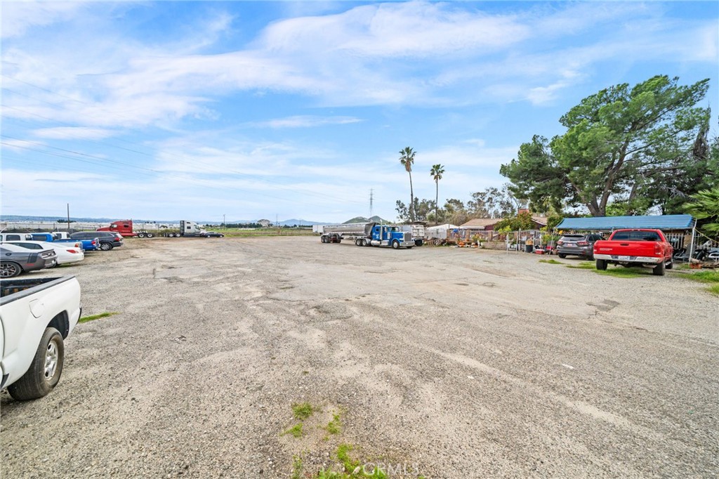 19597 Jurupa Avenue Property Photo 32