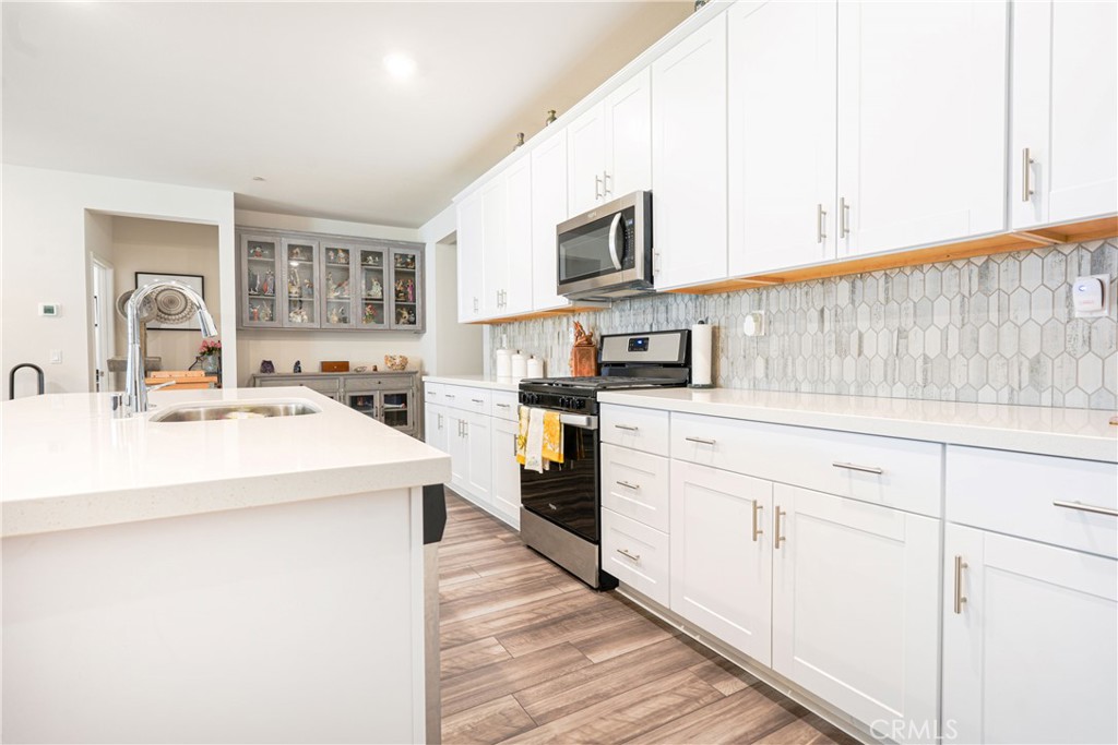 15630 Raptor Road Property Photo 6