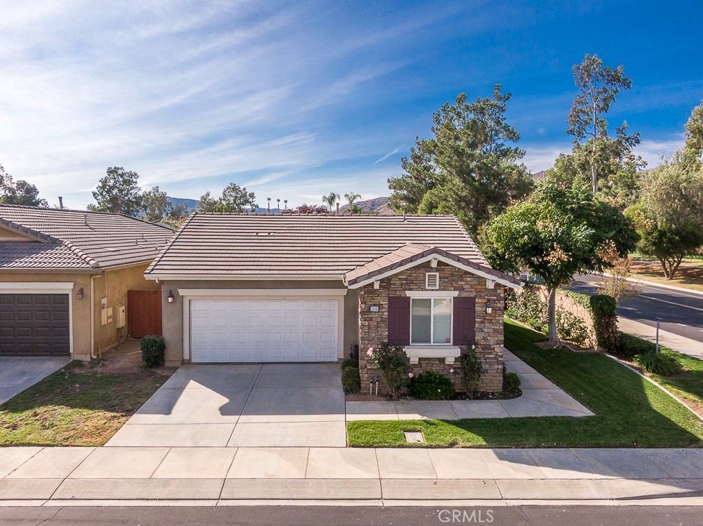 241 Carner Lane Property Photo 1