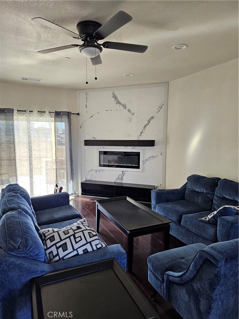 8630 Sahara Property Photo 4