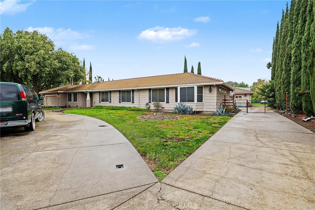 23457 Currier Drive Property Photo 1