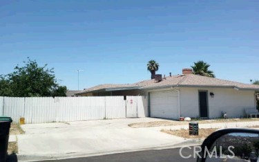 893 Margaret Property Photo 2