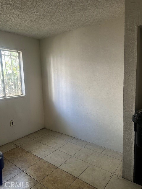 933 N Mountain View Property Photo 3