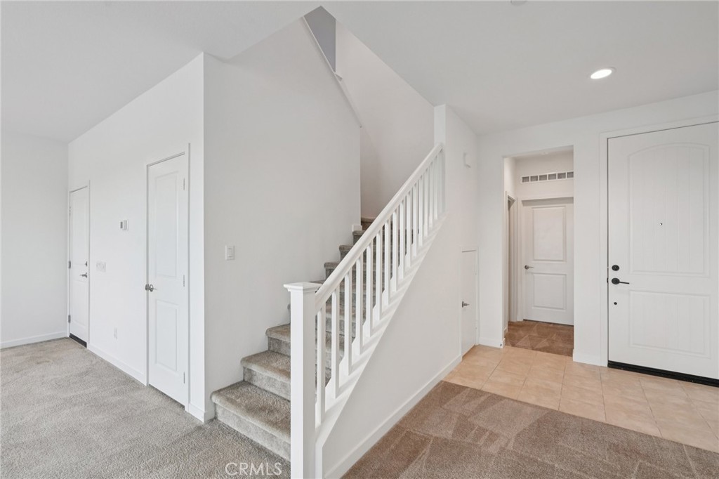 35231 Zachary Way Property Photo 5