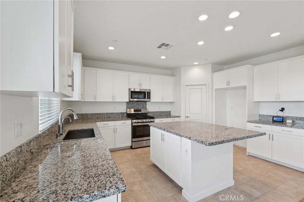 35231 Zachary Way Property Photo 10