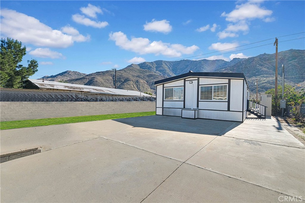 51867 Lois Avenue Property Photo 4