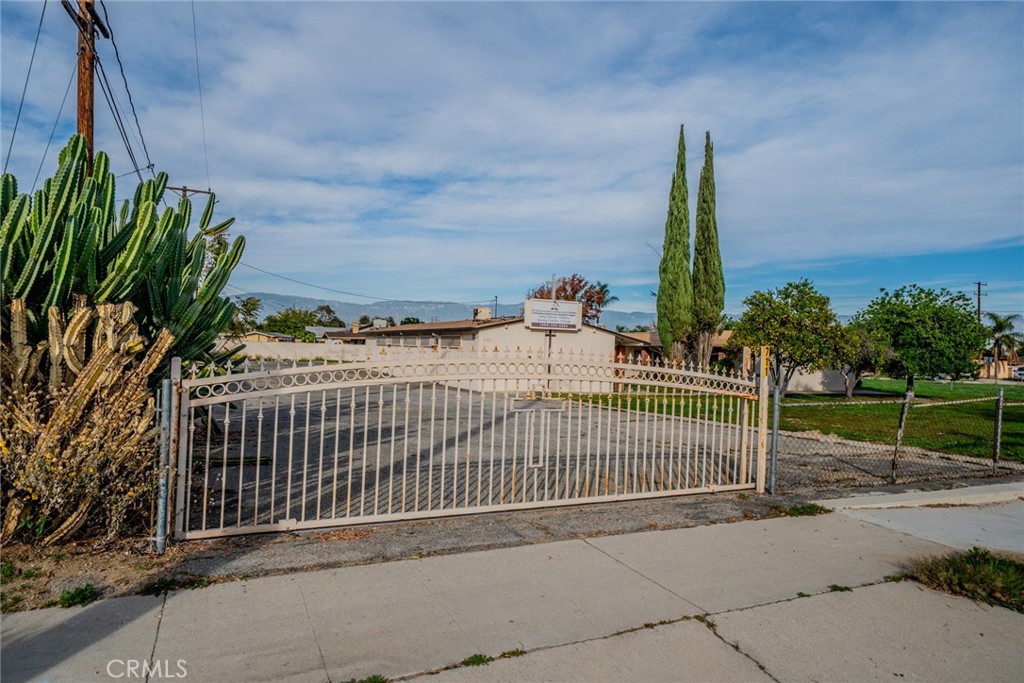 711 W C Property Photo 4