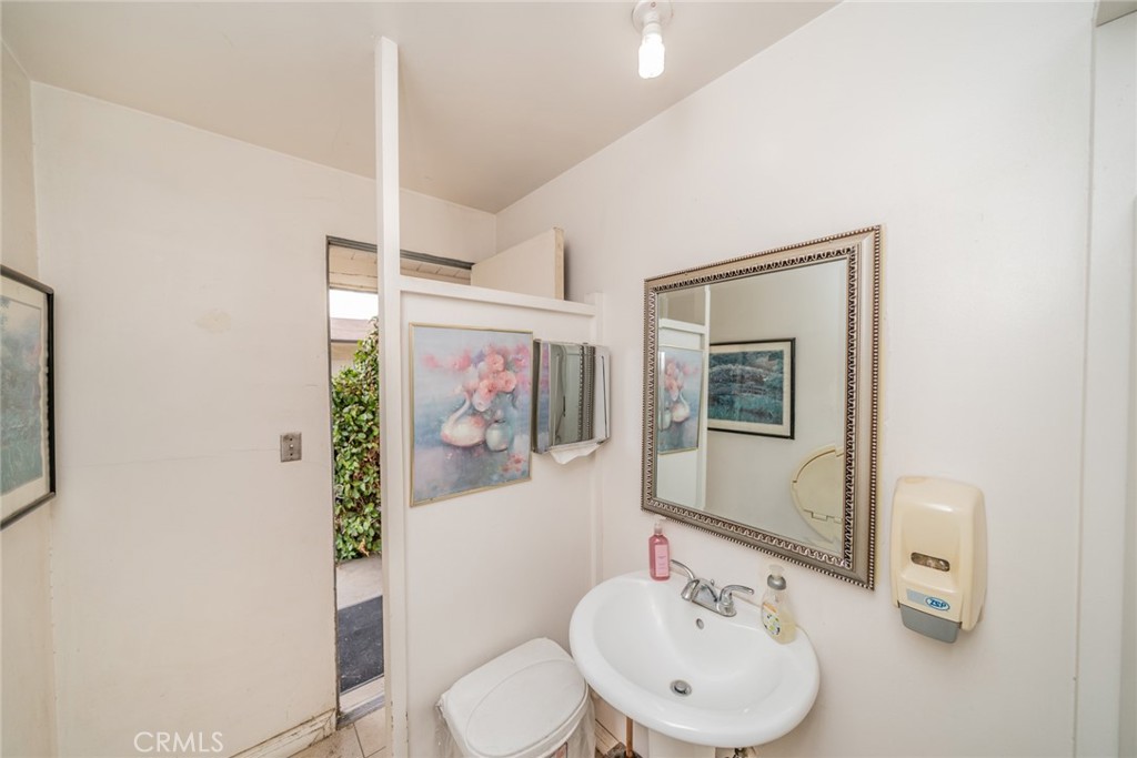 711 W C Property Photo 23