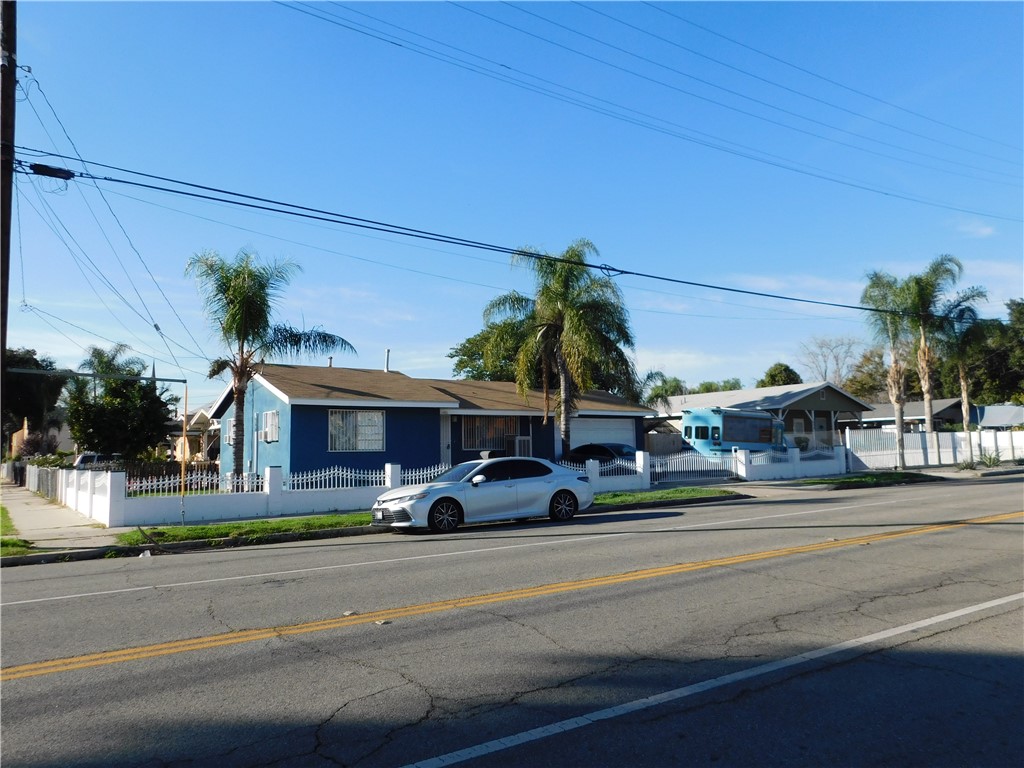1000 N Mountain View Property Photo 4