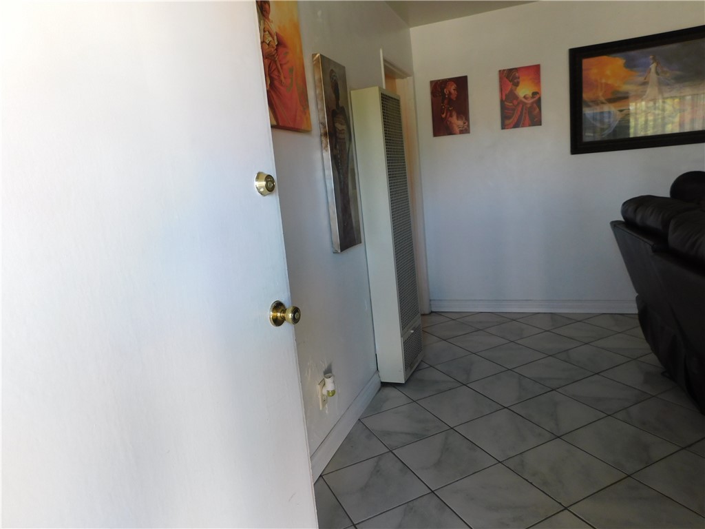 1000 N Mountain View Property Photo 7