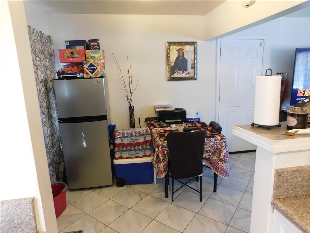 1000 N Mountain View Property Photo 13