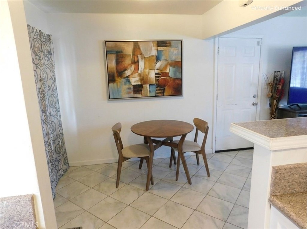 1000 N Mountain View Property Photo 15