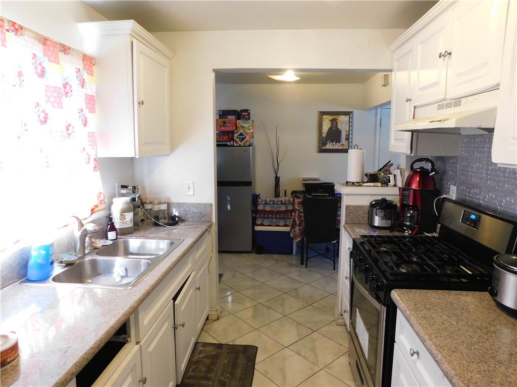 1000 N Mountain View Property Photo 16