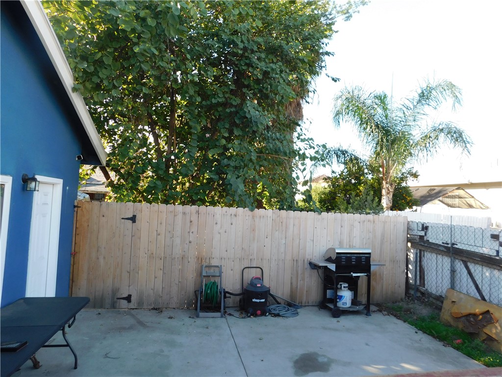 1000 N Mountain View Property Photo 32
