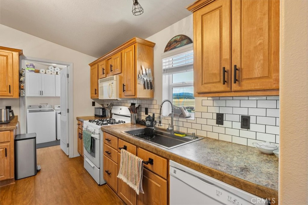 45935 Parkway Property Photo 13
