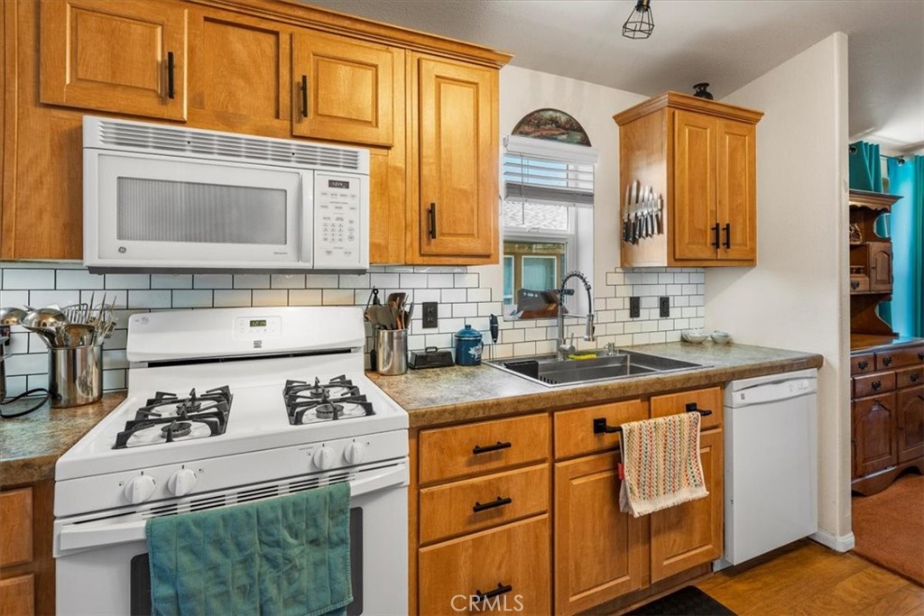 45935 Parkway Property Photo 15