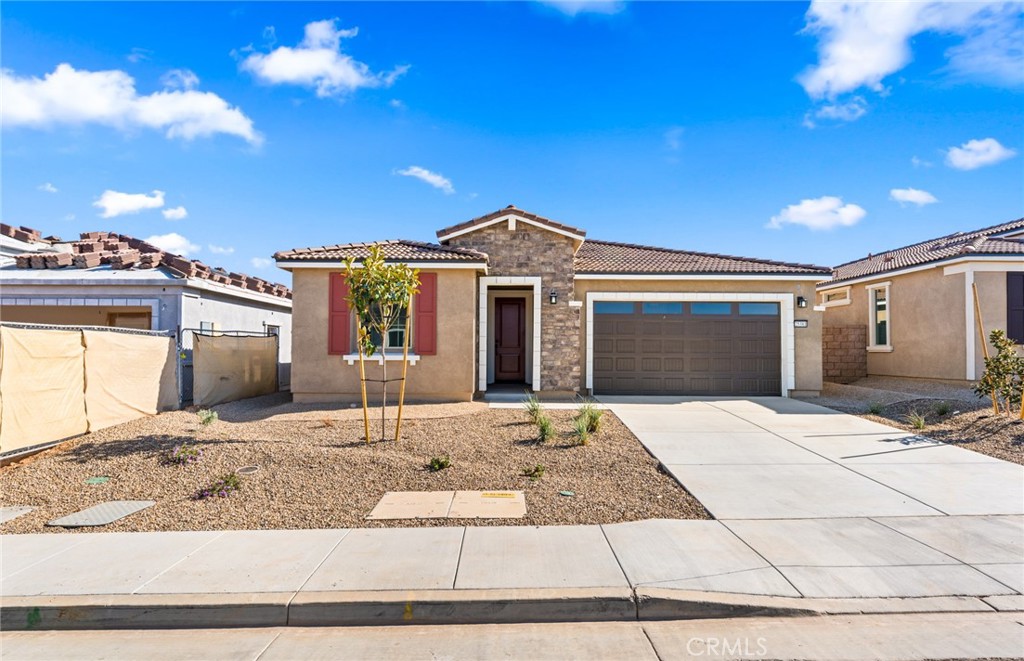 25381 Violane Drive Property Photo 1