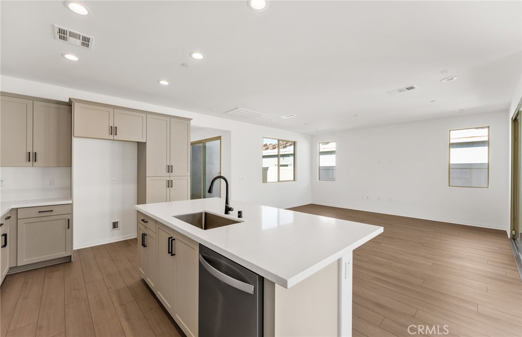 25381 Violane Drive Property Photo 13