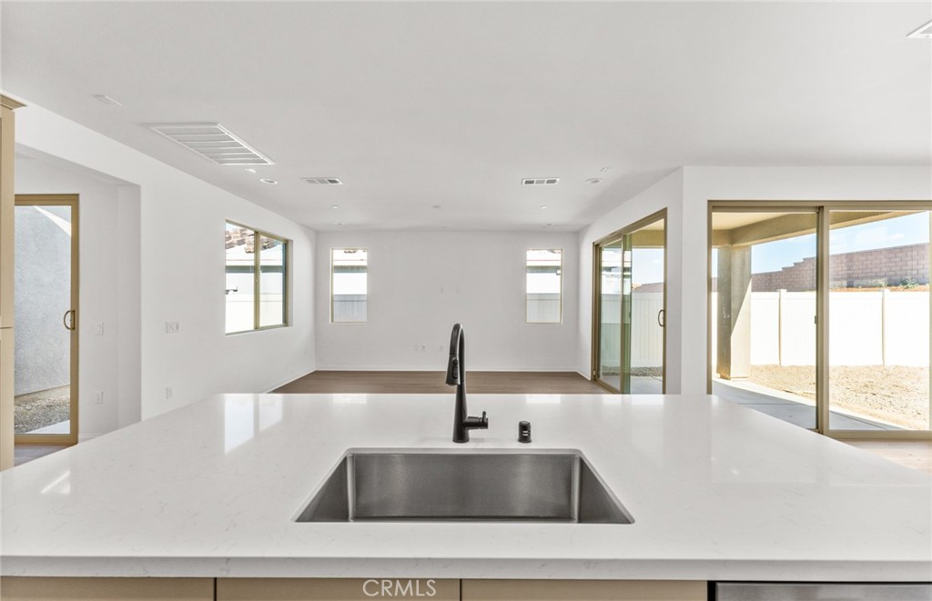 25381 Violane Drive Property Photo 14