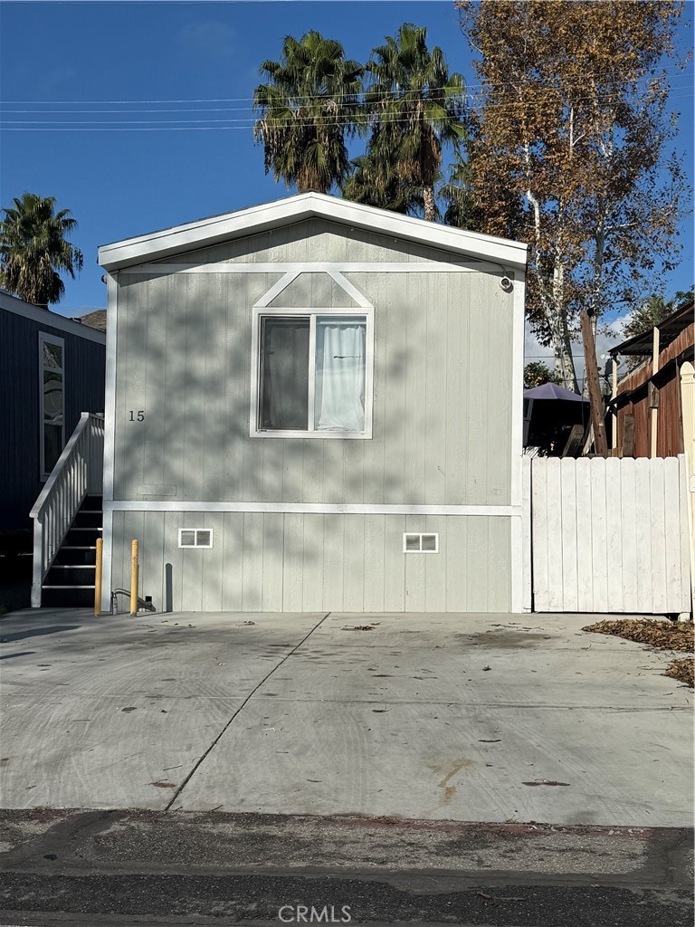 5803 Mission Blvd Property Photo 2