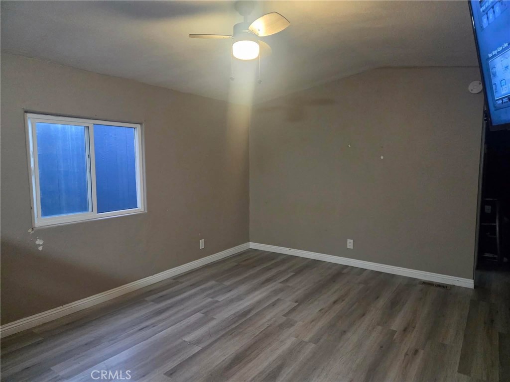 5803 Mission Blvd Property Photo 7