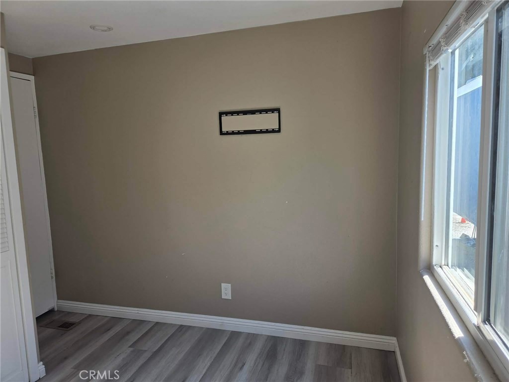5803 Mission Blvd Property Photo 11