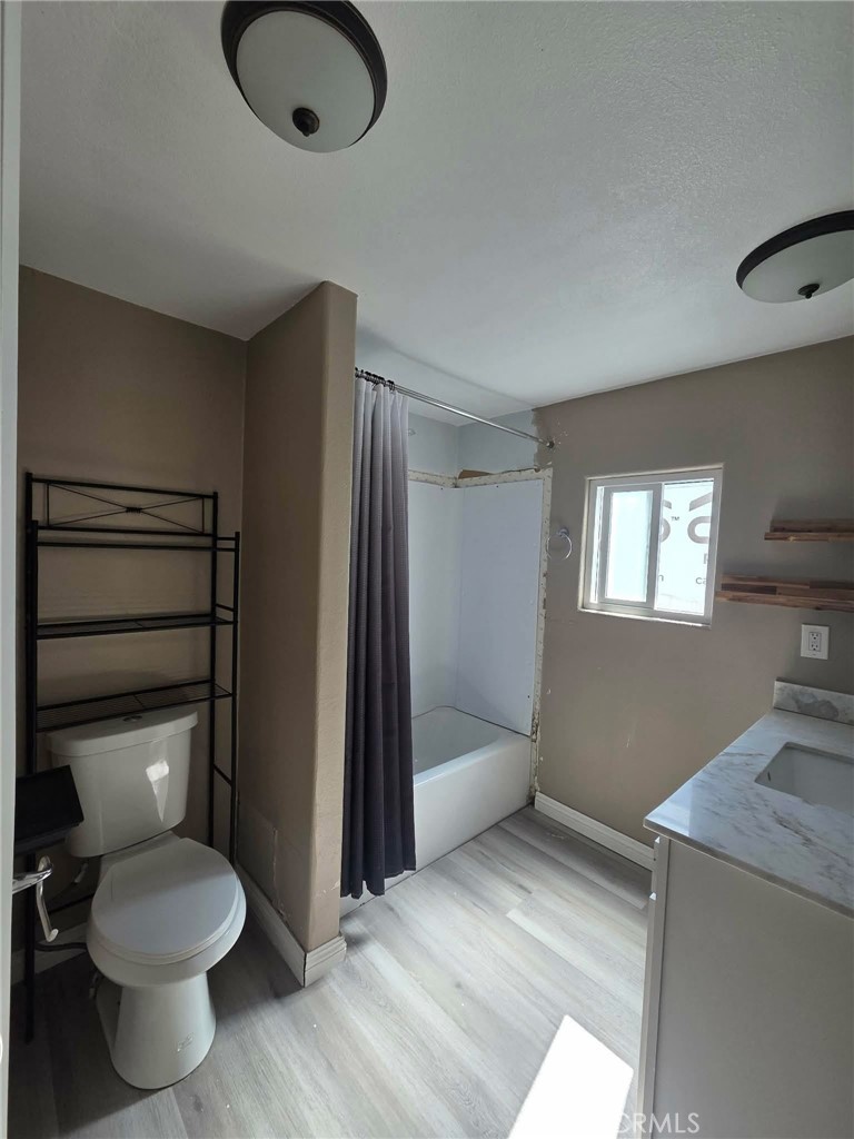 5803 Mission Blvd Property Photo 14