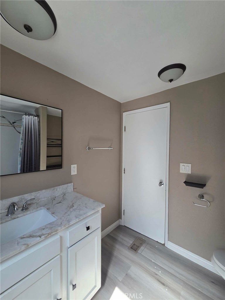 5803 Mission Blvd Property Photo 18