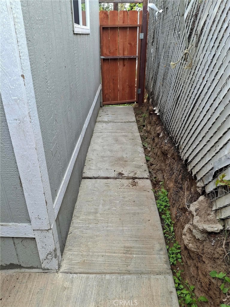 5803 Mission Blvd Property Photo 21