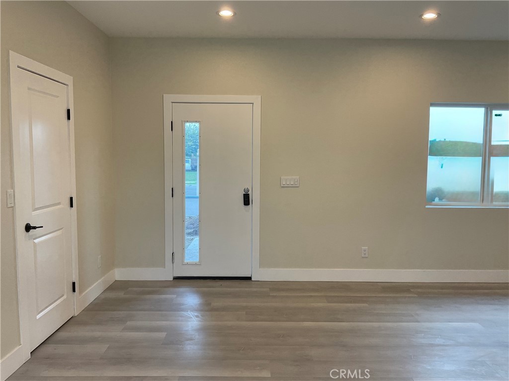 310 N Western Property Photo 5