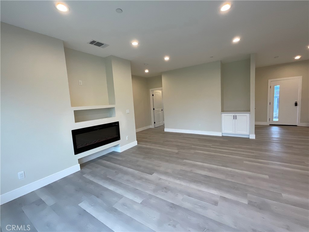 310 N Western Property Photo 9