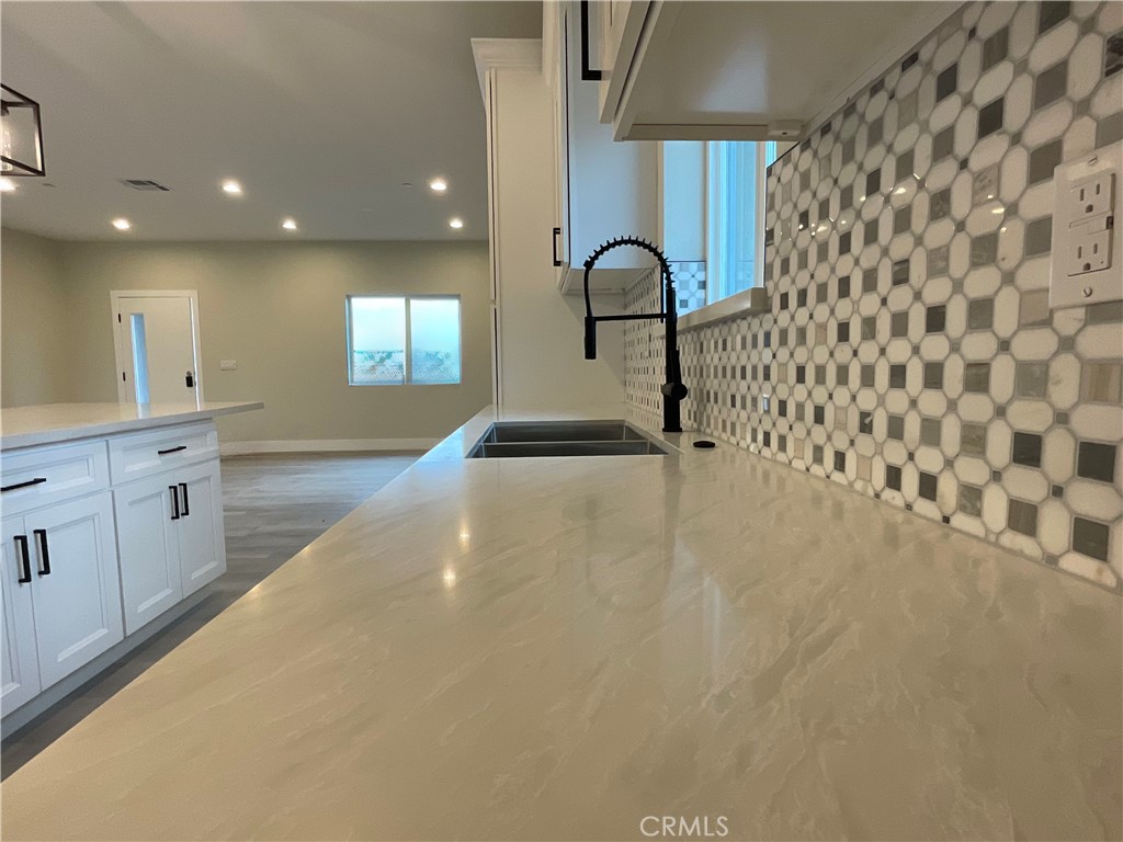 310 N Western Property Photo 12