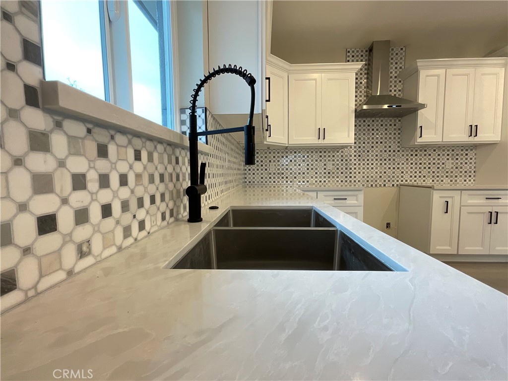 310 N Western Property Photo 13