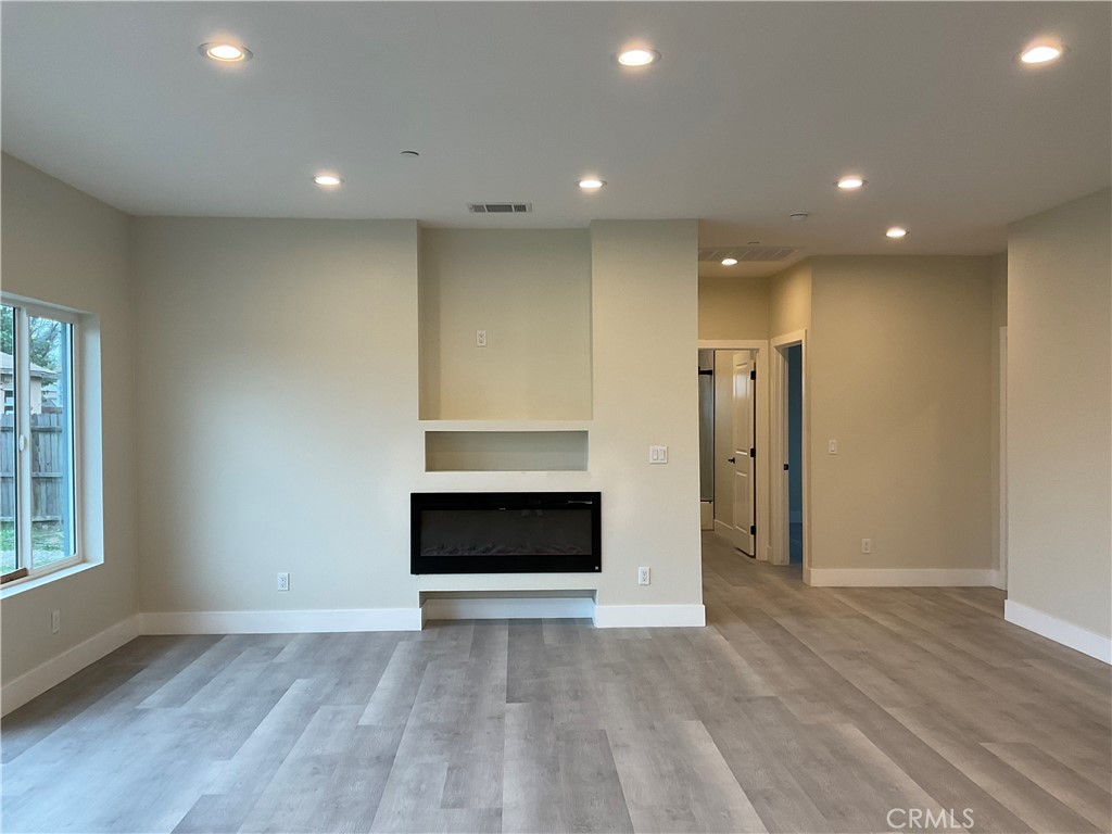 310 N Western Property Photo 15