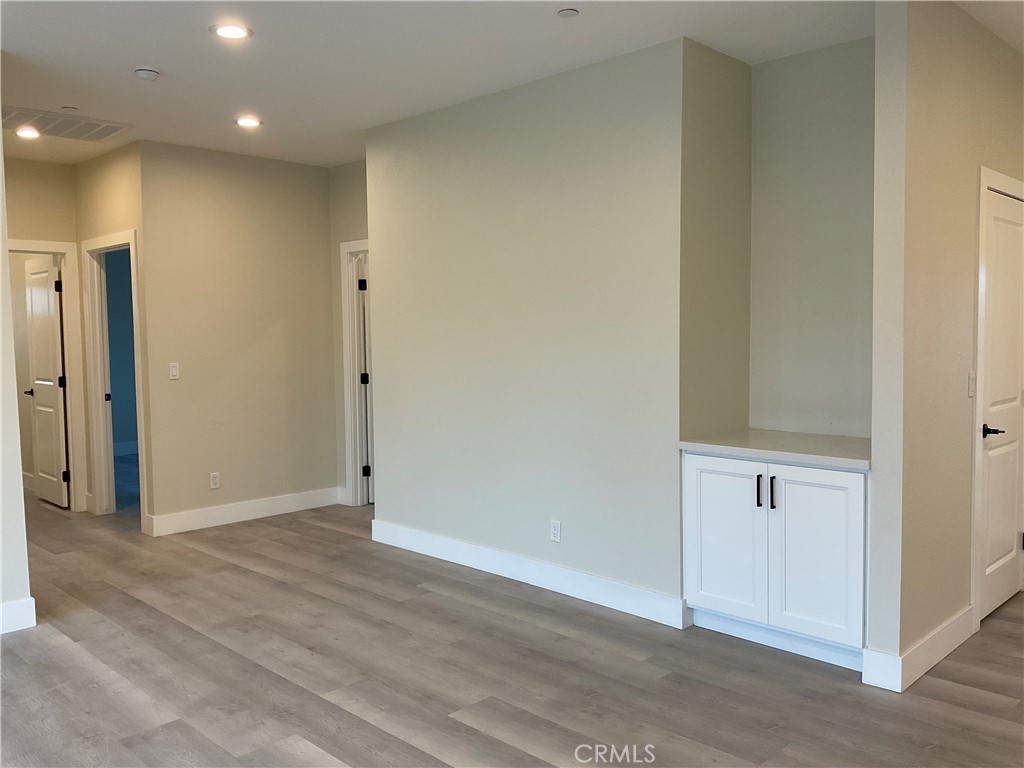 310 N Western Property Photo 17