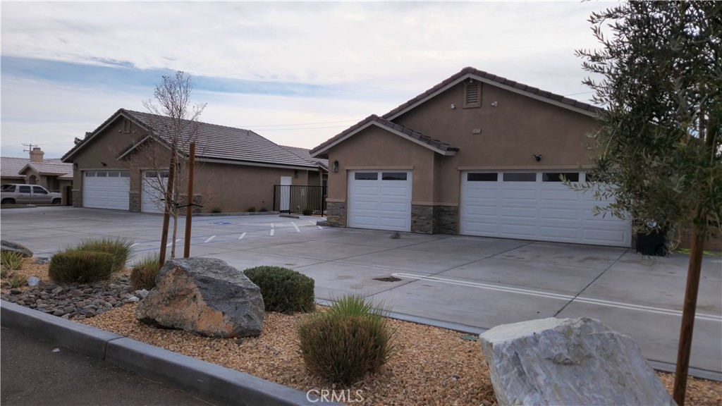 20125 Zuni Property Photo 2
