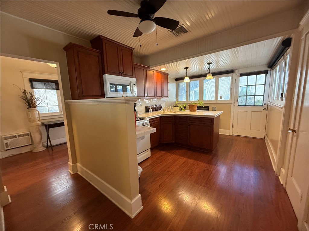 3895 Brockton Property Photo 10