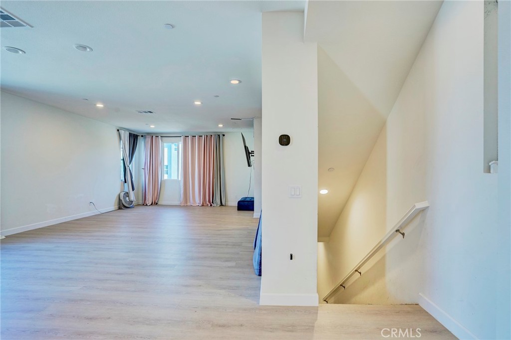 314 N Standard Property Photo 16