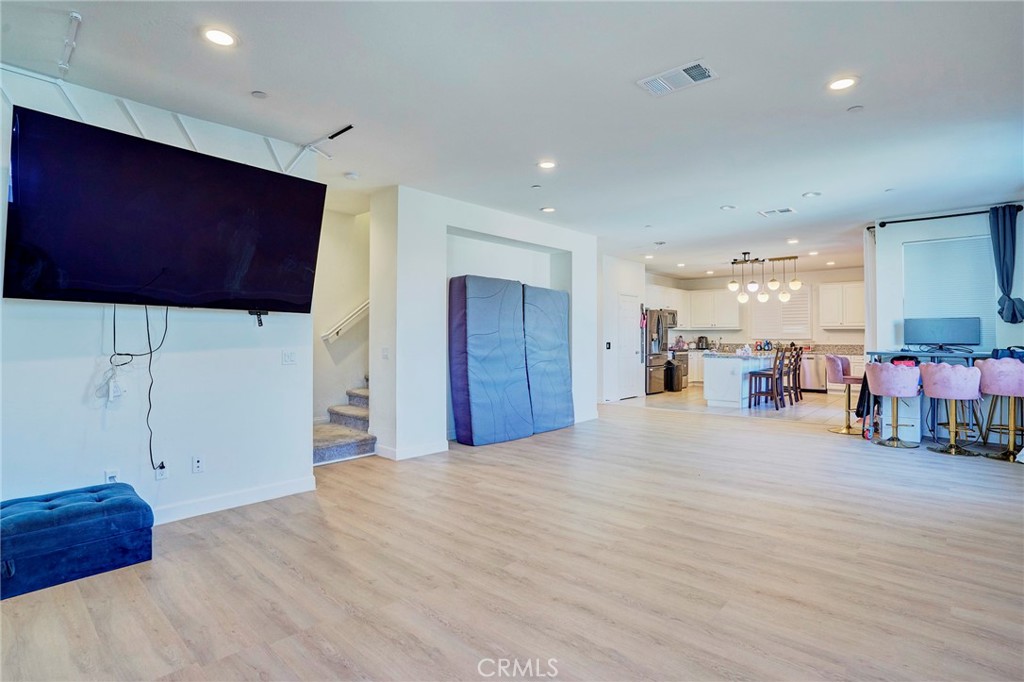 314 N Standard Property Photo 19