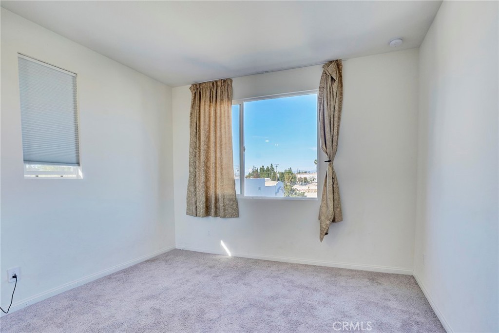 314 N Standard Property Photo 43
