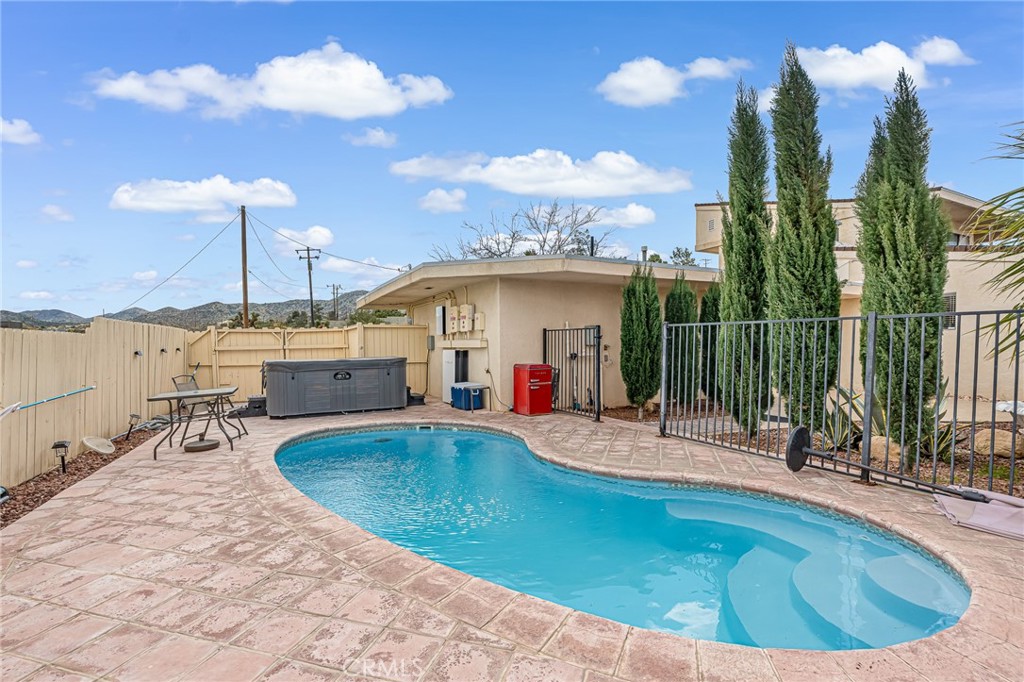 7731 Arrowhead Property Photo 16