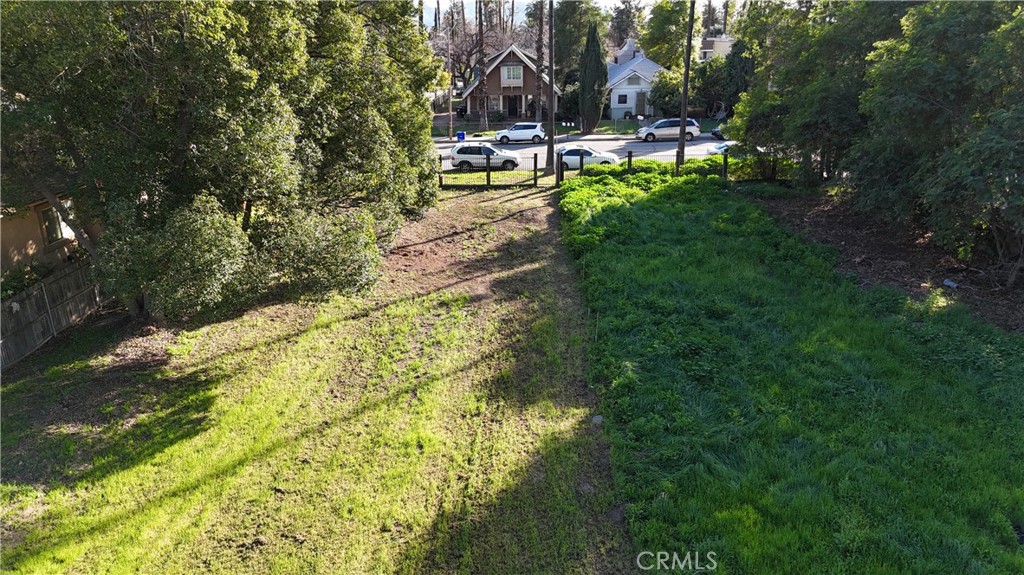 360 W 16th Property Photo 1